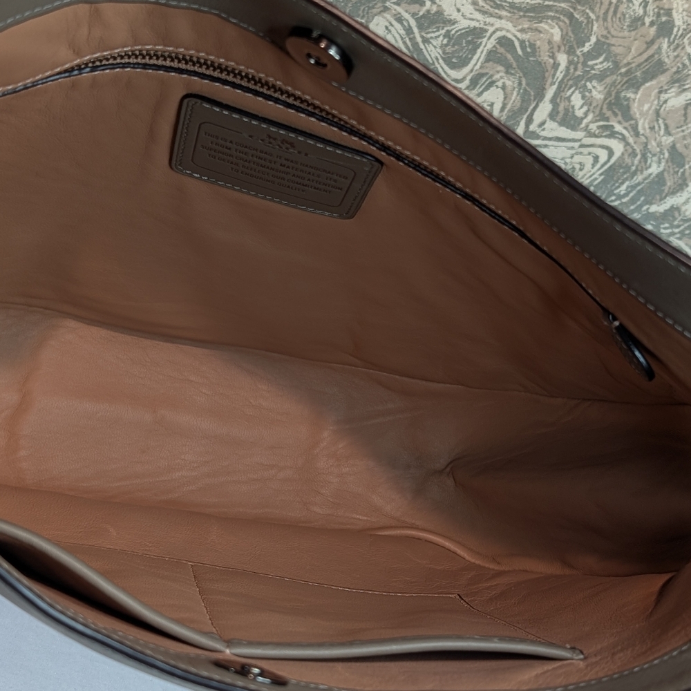 Coach Mae Nomad Hobo Shoulder Crossbody Bag *BROKEN STRAP* - Picture 9 of 16
